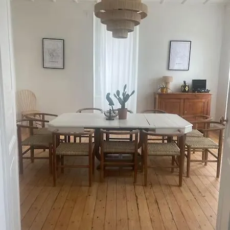 Maison De Maitre Au Coeur D'un Village Tarnais *